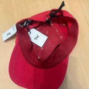 Aritiza red hat